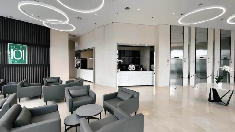 Hotel 101 Lobby